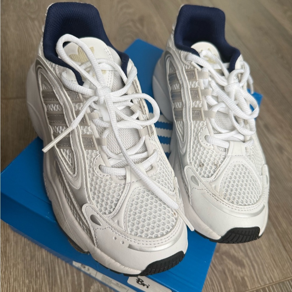 Adidas kids ozmillen sneaker - Picture 3 of 4